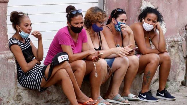 Mujeres en La Habana, Cuba.