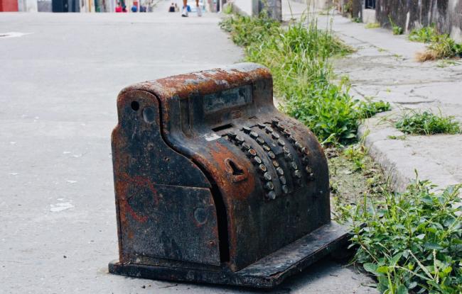 Una caja contadora en la calle. (La Habana, 2021)