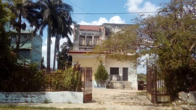 Villa Gloria, la finca construida por Capablanca en Buenavista, La Habana, es hoy una vivienda multifamiliar en derrumbe.