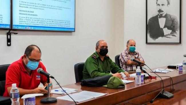Autoridades de La Habana en reunión sobre el Covid-19 el viernes.