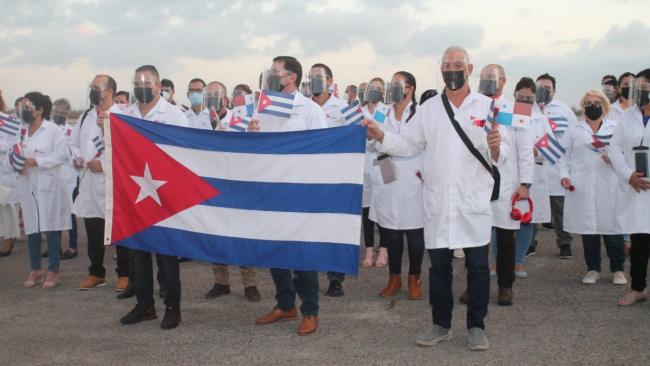 Médicos cubanos llegados de Panamá.