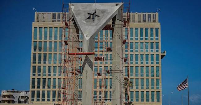 Construcción del nuevo monumento en la Tribuna Antimperialista, La Habana. 