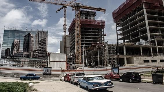 Hotel en construcción en La Habana