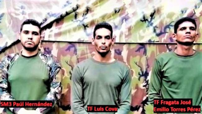 Tres de los militares venezolanos secuestrados mostrados en video por las FARC.