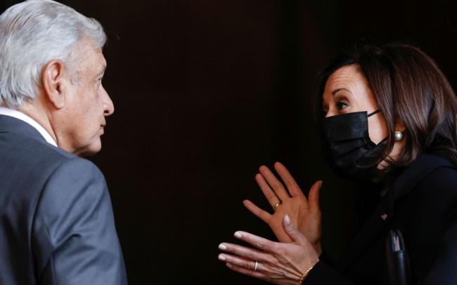 Andrés Manuel López Obrador recibe en México a la vicepresidenta estadounidense Kamala Harris.