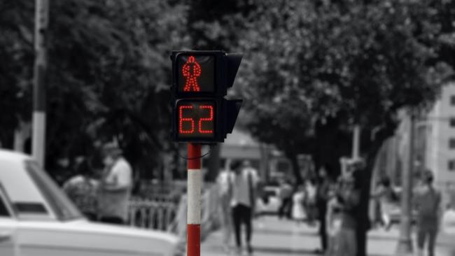 Un semáforo en La Habana: 62 segundos para cruzar. 62 años de castrismo.