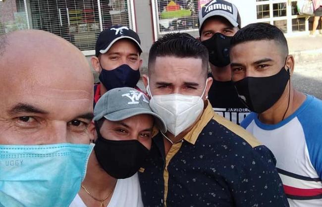 En la imagen, algunos de los cubanos detenidos con armas en Venezuela.