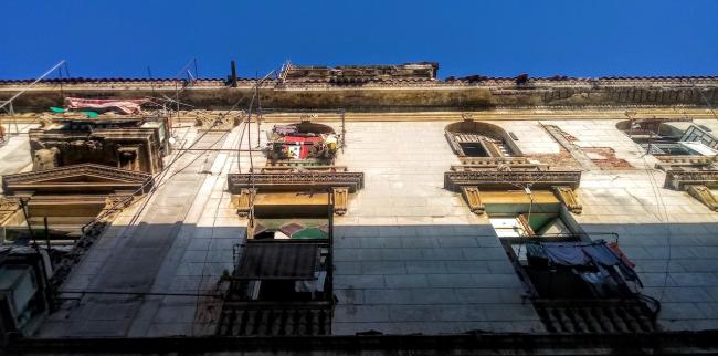 Edificio deteriorado en La Habana.