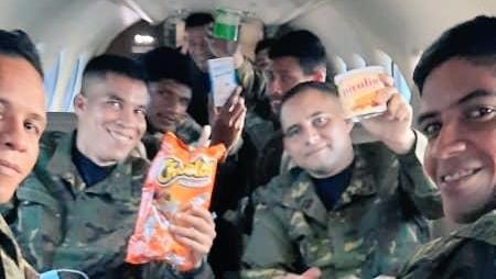 Los militares venezolanos liberados por disidentes de las FARC.