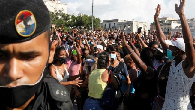 Cubanos en una de las protestas generadas en la Isla el 11 de julio.