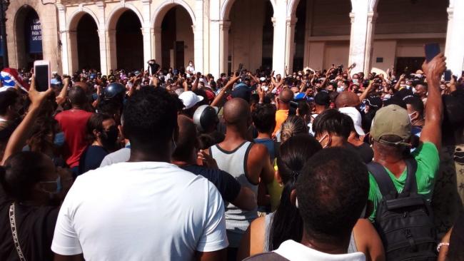 Cubanos en una de las protestas generadas en la Isla el 11 de julio.