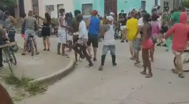 Protesta en Camagüey entre tiros y pedradas.