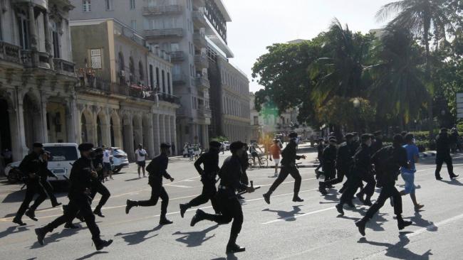 'Boinas negras' corren en La Habana el pasado 11 de julio.