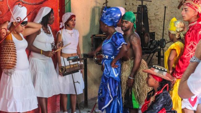 Practicantes de la religión Yoruba en Cuba.