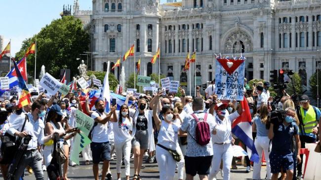 Cubanos protestan en Madrid. 