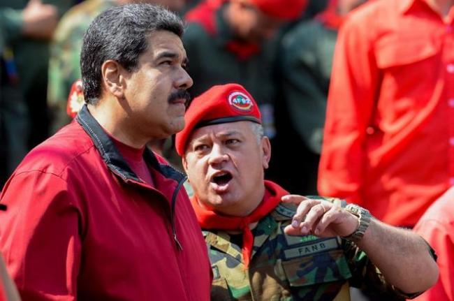 Nicolás Maduro (izq.) y Diosdado Cabello.