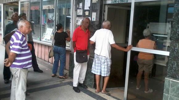 Cajeros automáticos en La Habana.