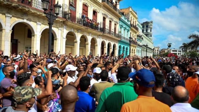 Cubanos protestas el 11 de julio.
