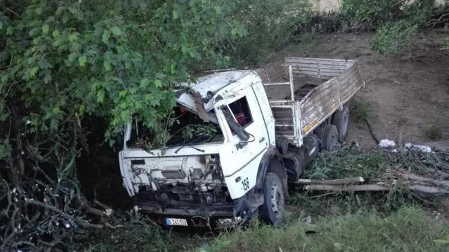 Camión en el accidente en Santiago de Cuba.