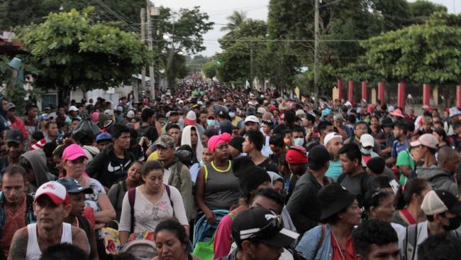Una caravana de migrantes en México.