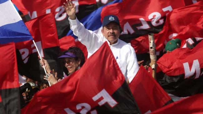 Daniel Ortega y Rosario Murillo durante un acto político.