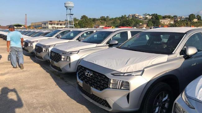Nuevos autos Hyundai importados a Cuba.