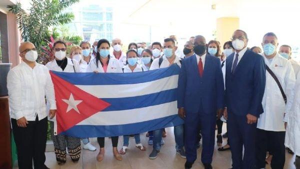 Médicos cubanos en Mozambique.