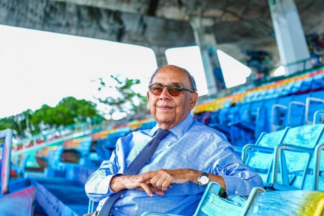 El arquitecto cubanoamericano Hilario Candela en el Miami Marine Stadium.