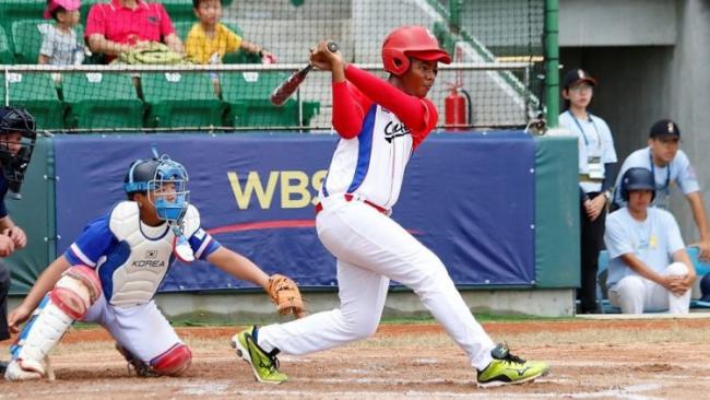 Christian Sáez, pelotero de 14 años que salió de Cuba en 2021.
