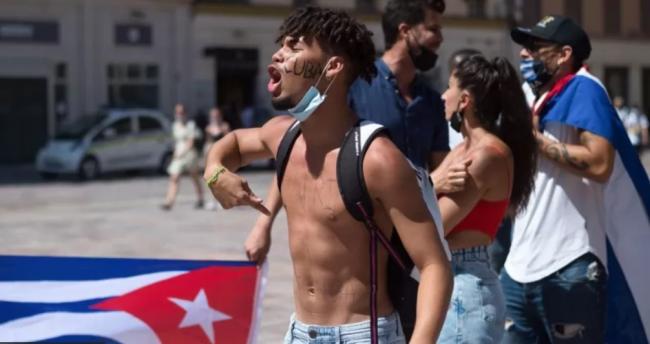 Jóvenes cubanos en las protestas del 11J.