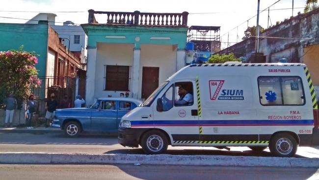 Un ambulancia en La Habana, Cuba.