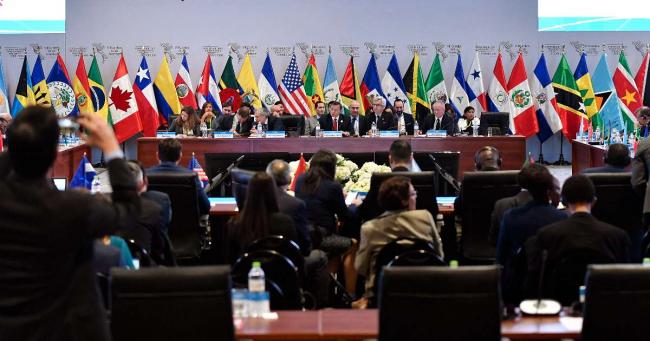 Sesión de la VIII Cumbre de las Américas, en Lima, Perú.