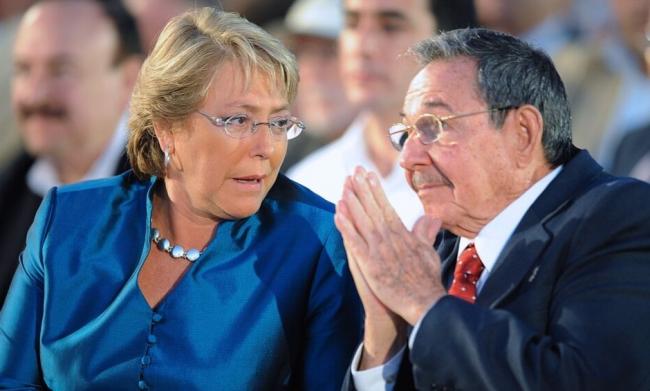 Michelle Bachelet y Raúl Castro, La Habana, 2009.