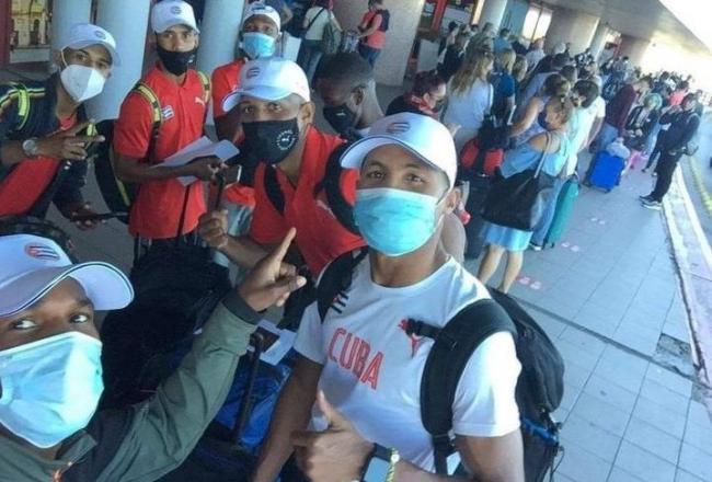 Delegación de boxeadores cubanos antes de salir de la Isla.