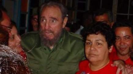 Fidel Castro junto a la agente de la Seguridad del Estado conocida como Vilma.