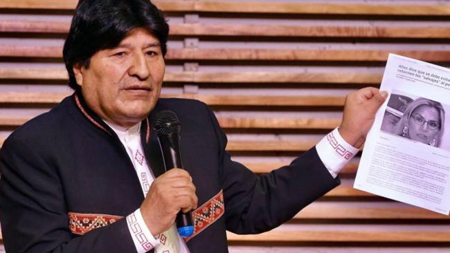 Evo Morales acusa a Jeanine Áñez de dirigir un golpe de Estado en su contra.