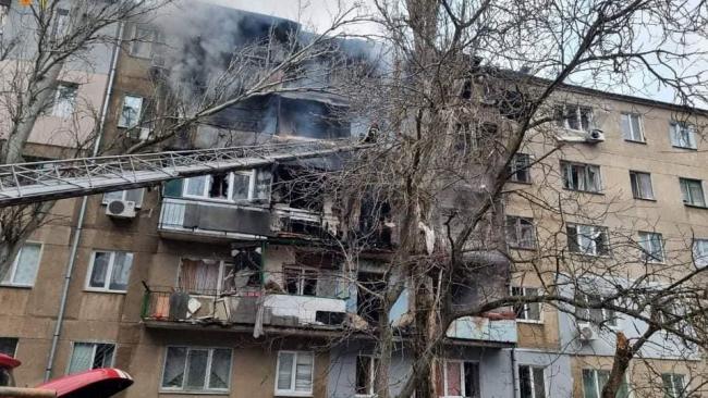 Un edificio dañado por un bombardeo ruso en en Mykolaiv.