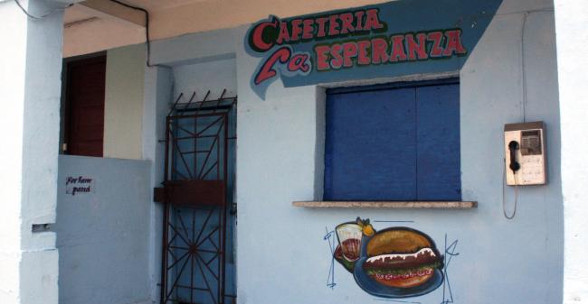 Cafetería en La Habana.