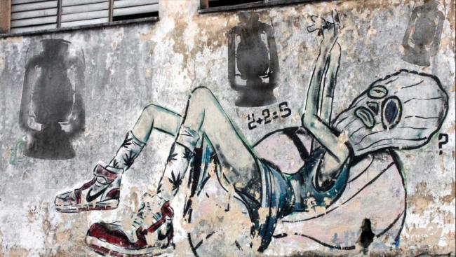 Grafiti en La Habana con referencias a los apagones.