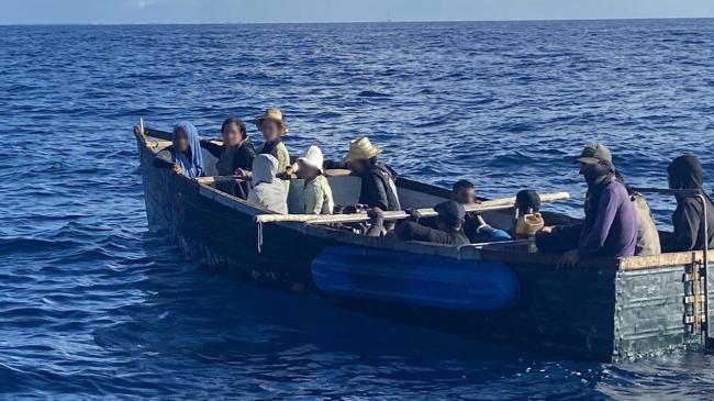 Balseros cubanos interceptados por la Guardia Costera de EEUU.