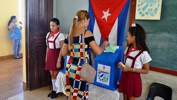 Colegio electoral en Cuba.