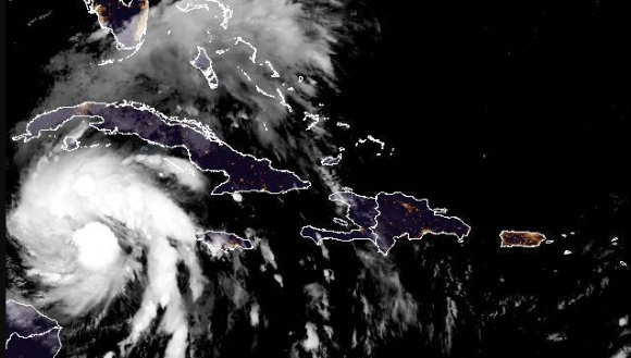 Imagen satelital del huracán Ian.