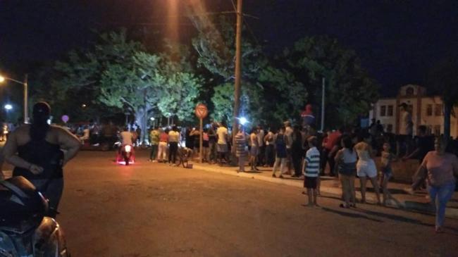 Momentos de la protesta en Jagüey Grande.