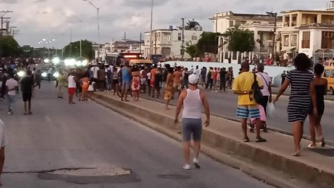 Cubanos protestan en Playa, Avenida 31 y 56.