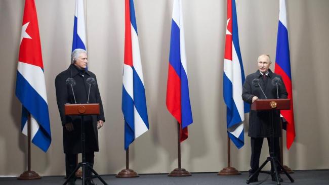 Díaz-Canel y Putin hablan a la prensa tras su encuentro.