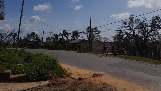 Comunidad de Pinar del Río severamente dañada por el huracán Ian.