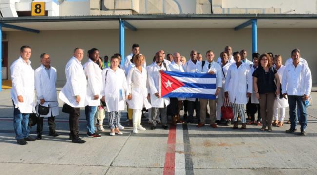 Una delegación de médicos cubanos. 