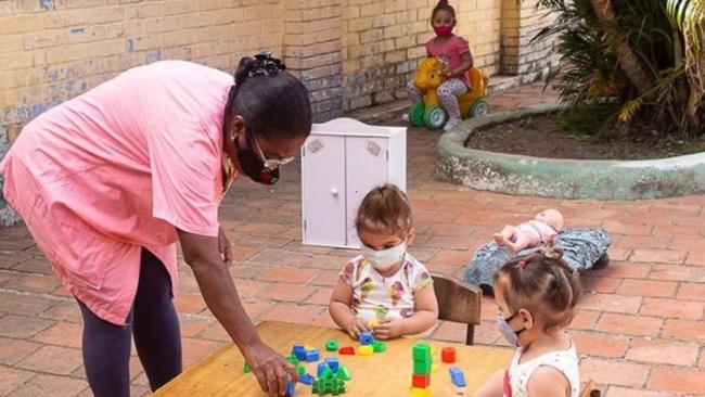 Una 'casita infantil' abierta en un centro laboral en Cuba.