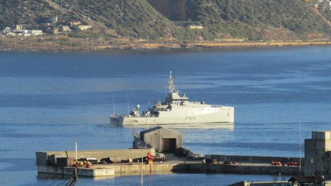 Un buque militar sudafricano cerca de un astillero en ese país.