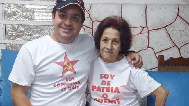 Paquita Armas Fonseca junto al vocero oficialista Humberto López.